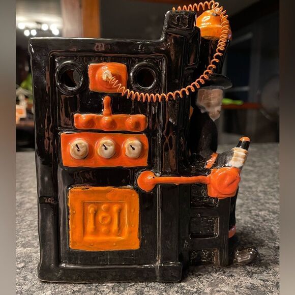 Boney Bunch from Yankee Candle 2015 Spine Tingling Electric Chair new - Picture 2 of 5